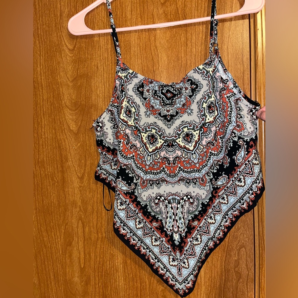 V shape bandana pattern crop top